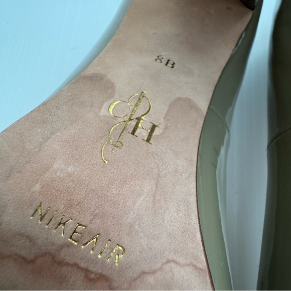 Cole Haan Chelsea pumps Women's nikeair grey/Olive Patent Heels - Picture 8 of 12